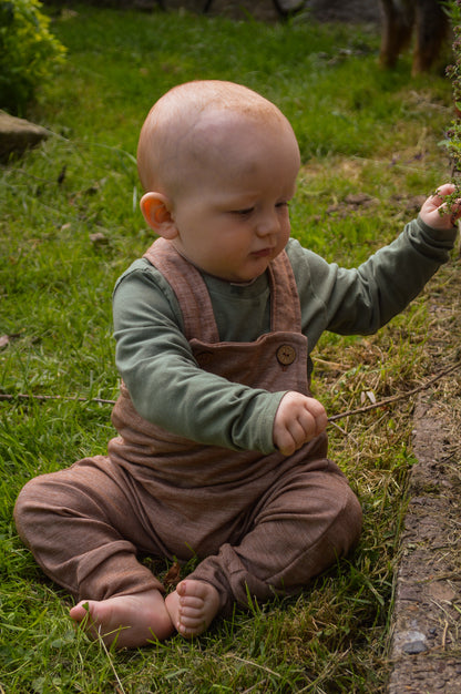 Baby Latzhose Wolle Lyocell Zimt